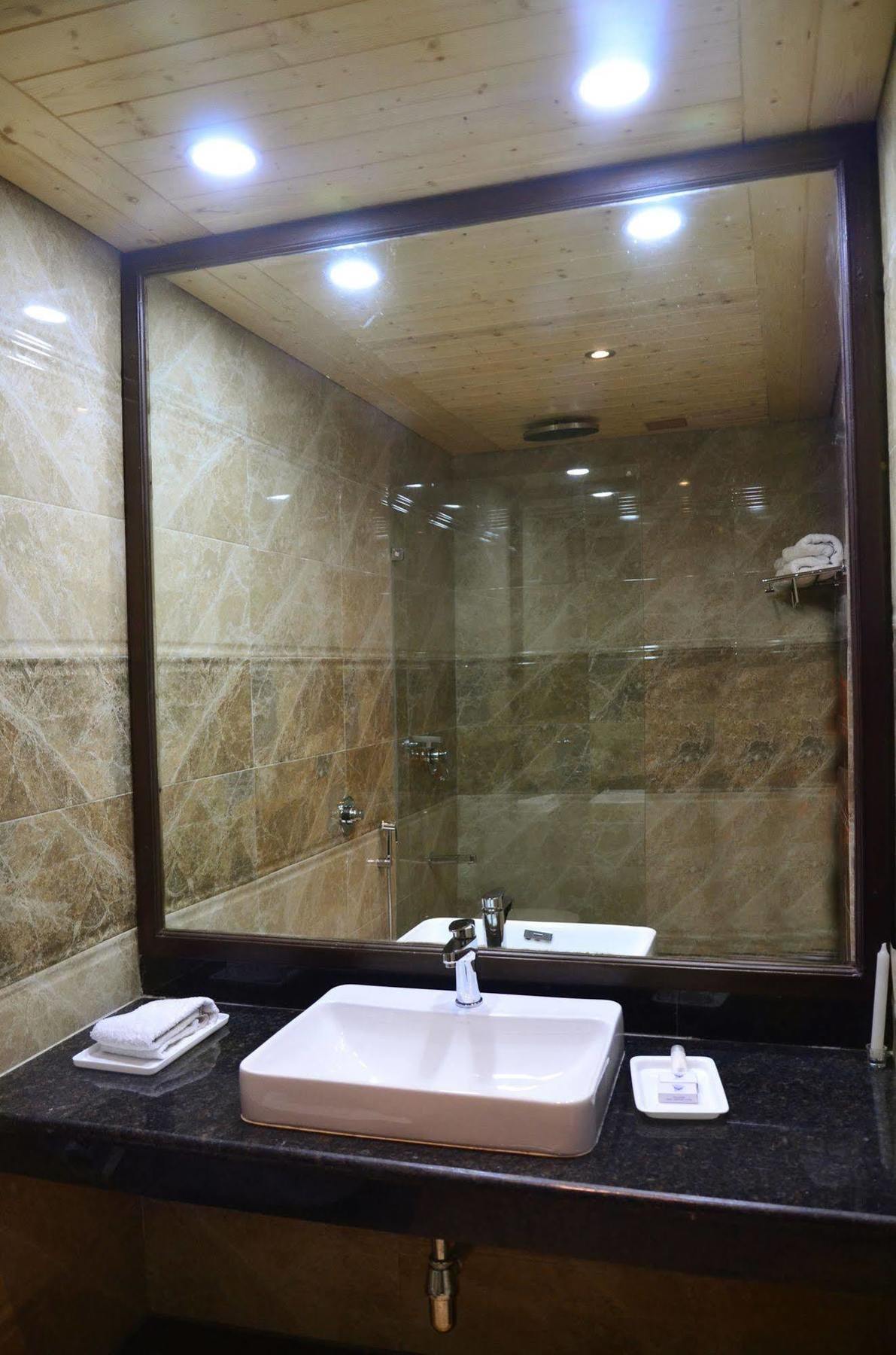 Hotel Manali Heights Luaran gambar